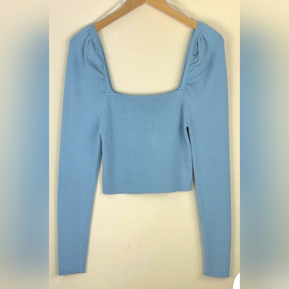 Fashion Nova NWT Cropped Puff long Sleeve Sweater.